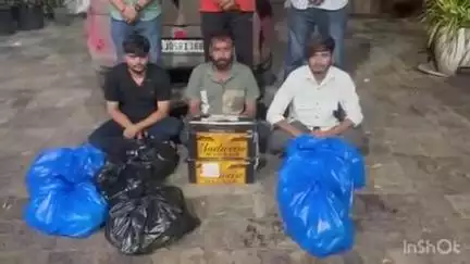 નવસારી: નવસારી LCB દ્વારા 1.07 લાખના વિદેશી દારૂ સાથે 3 આરોપીઓ ઝડપી પડાયા, સેલવાસથી સુરત જતી સ્વિફ્ટ કાર ઝડપાઈ
