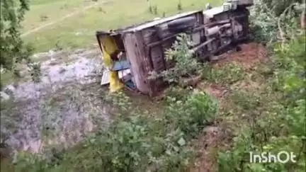 मनोहरपुर: मनोहरपुर-गोइलकेरा मार्ग पर पटनिया के पास पिकअप ने राहगीरों को रौंदा, एक की मौत, तीन घायल