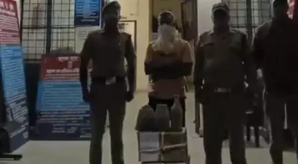 पोखरी: पोखरी पुलिस ने 3 पेटी अवैध अंग्रेजी शराब के साथ एक अभियुक्त को किया गिरफ्तार