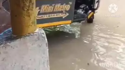 कोरबा: बारिश ने शारदा विहार अटल आवास में रहने वाले लोगों की परेशानी बढ़ाई, घरों में घुसा नाली का गंदा पानी