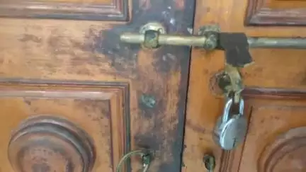 নাকাশিপাড়া: মুজফফরপুরে মন্দিরের তালা ভেঙে দুঃসাহসিক চুরি অলংকার ও প্রনামী টাকা নিয়ে আনুমানিক ১৫ -১৬ লক্ষ টাকার চুরি তদন্তে পুলিশ