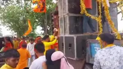 कुचायकोट: थाना के भामी टोला गांव में कलश यात्रा के साथ श्रीमद् भागवत कथा महायज्ञ शुरू, सैकड़ों महिलाओं ने लिया भाग