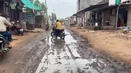 शाहबाद: कस्बाथाना मझोला रोड के लिए नही है पक्की सड़क, आजादी के 77 साल बाद भी सड़क की बाट जोह रहा बारां का यह गांव #jansamasaya