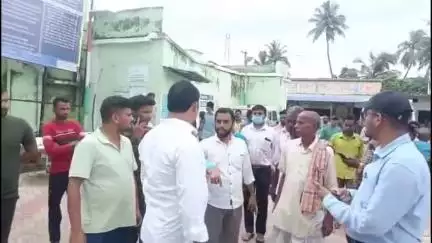 ଜଗତସିଂହପୁର: ବସନ୍ତପୁର ରାସ୍ତା ଦୁର୍ଘଟଣାରେ ୨ ମୃତକଙ୍କ ପରିବାରକୁ ମୁଖ୍ୟଚିକିତ୍ସାଳୟରେ ଭେଟି ସମବେଦନା ଜଣାଇଲେ  ବିଧାୟକ