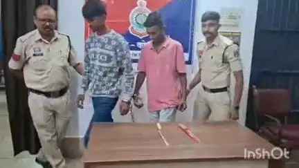 राजनांदगांव: चिखली चौकी पुलिस ने चाकू लहराकर आम लोगों को डरा रहे दो बदमाशों को किया गिरफ्तार