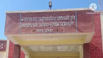 पिछोर: पिछोर के चंदावनी गांव में मंदिर की ज़मीन पर दबंगों का कब्ज़ा, पुजारी ने दी शिकायत