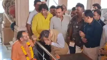 पाली: प्रदेश भाजपा अध्यक्ष मदन राठौड़ ने नागा बाबा बगीची में संतों के दर्शन कर लिया आशीर्वाद, साथ ही सैनिक को दी श्रद्धांजलि