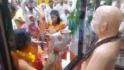 मंदसौर: पशुपतिनाथ मंदिर परिसर में गुरु पूर्णिमा पर स्वामी श्री प्रत्यक्षानन्दजी महाराज का किया गया पूजन, सांसद व अन्य रहे मौजूद