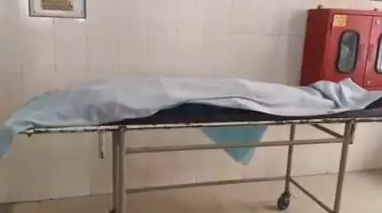 नौगढ़: नौगढ़-मधुपुर मार्ग पर चोरमरवा नाला के पास अज्ञात वाहन की टक्कर से युवक की गई जान, एक व्यक्ति हुआ घायल