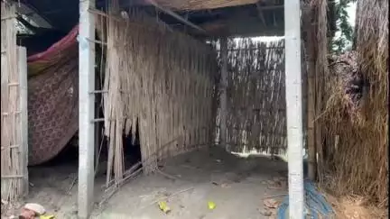 দিনহাটা ২: বুড়িরহাটে রহস্যজনক ভাবে দুটি ভুটভুটি ভ্যান চুরি: মালিকের প্রতিবেশীদের প্রতি সন্দেহ , ঘটনায় চাঞ্চল্য