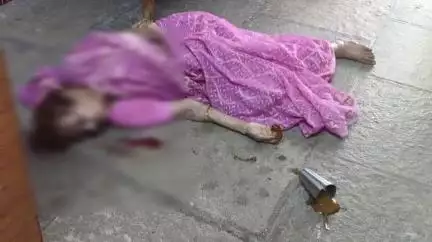 జనగాం: జిల్లా కేంద్రంలో అనుమానాస్పద స్థితిలో మాజీ కౌన్సిలర్ రామ్ దయాకర్ రెడ్డితో పాటు అతని తల్లి మృతి