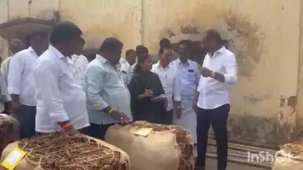పంగులూరులో పొగాకు కొనుగోలు కేంద్రాన్ని పర్యవేక్షించిన రాష్ట్ర విద్యుత్ శాఖ మంత్రి గొట్టిపాటి రవికుమార్