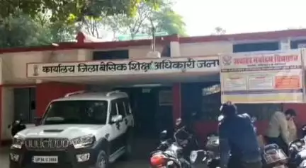ललितपुर: अत्यधिक बारिश के कारण जनपद में कक्षा 1 से 8 तक के स्कूलों का अवकाश हुआ घोषित