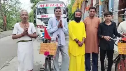 जैसीनगर: जैसीनगर के कलू सेन नाती संग साइकिल से चौथी बार वैष्णो देवी यात्रा पर, 1 माह में 1350 किमी की यात्रा करेंगे