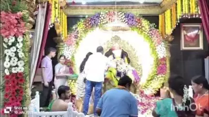 తాండూరు: గురు పౌర్ణమి పురస్కరించుకొని యాలాల మండలం కోకట్ గ్రామంలో సాయిబాబా మందిరంలో ప్రత్యేక పూజలు