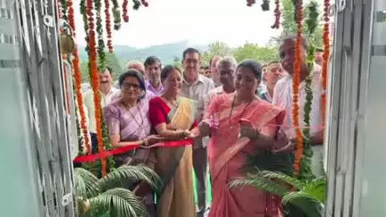 चम्पावत: मल्ली मादली में एसबीआई की नई शाखा का शुभारंभ पालिका अध्यक्ष प्रेमा पांडे ने किया