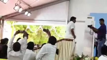 நாமக்கல்: "அரசின் நலத்திட்ட உதவிகளை பெறும் பயனாளிகள், அரசின் தூதுவர்களாக செயல்பட வேண்டும்" - துணை முதலமைச்சர் உதயநிதி ஸ்டாலின்