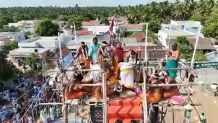 கொடுமுடி: சிவகிரி அருகே உள்ள புத்தூர் அம்மன் கோவில் கும்பாபிஷேக விழா ஆயிரக்கணக்கான பக்தர்கள் கலந்து கொண்டு சிறப்பித்தனர்