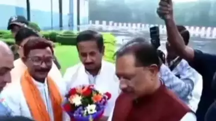 रायगढ़: रायगढ़ के बनोरा में गुरू दर्शन कार्यक्रम में शामिल हुए सीएम विष्णु देव साय