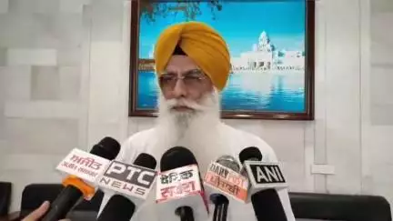 ਅੰਮ੍ਰਿਤਸਰ 2: ਐਸਜੀਪੀਸੀ ਮੈਂਬਰ ਗੁਰਚਰਨ ਗਰੇਵਾਲ ਨੂੰ ਅਕਾਲੀ ਦਲ ਦਾ ਸੀਨੀਅਰ ਮੀਤ ਪ੍ਰਧਾਨ ਬਣਨ ਤੇ ਗਰੇਵਾਲ ਦਰਬਾਰ ਸਾਹਿਬ ਵਿੱਚ ਹੋਏ ਨਤਮਸਤਕ