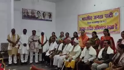 नारायणपुर: भाजपा कार्यालय में पूर्व भाजपा उपाध्यक्ष रतन दुबे को श्रद्धांजलि दी गई, गुरु पूर्णिमा पर शिक्षकों का किया गया सम्मान