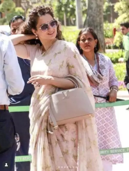कंगना रनौत को सांसद बनकर नहीं आ रहा मज़ा, बोलीं- ‘रोड और नाली की आती हैं शिकायतें’