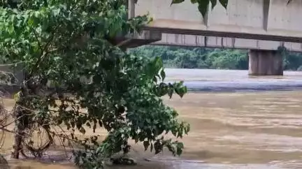 ଜଳେଶ୍ବର: ରାଜଘାଟ ଠାରେ ସତର୍କ ସଂକେତ ଉପରେ ସୁବର୍ଣ୍ଣରେଖା ନଦୀର ଜଳସ୍ତର