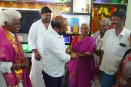 నిమ్మలకుంట తోలుబొమ్మలను చూసి ఆశ్చర్యపోయిన మంత్రి సత్య కుమార్ యాదవ్