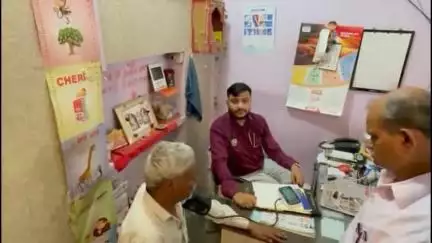 मोठ: समथर कस्बे में निःशुल्क स्वास्थ्य शिविर का आयोजन, दर्जनों लोगों ने उठाया लाभ