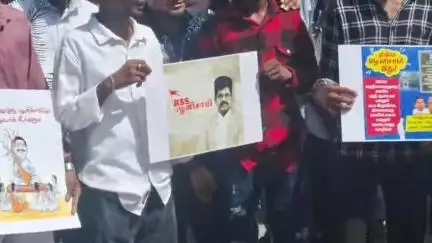 மயிலாப்பூர்: எடப்பாடி பழனிச்சாமிக்கு ஆர்எஸ்எஸ் உடைய அணிந்து மாநில கல்லூரி மாணவர்கள் ஆர்ப்பாட்டம்
