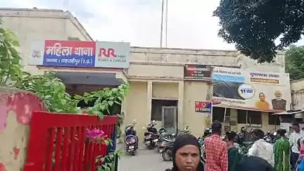 सास ससुर व पति की मर्जी से शबनम ने अपनी मर्जी से अपने आशिक   फईम के साथ प्रार्थना पत्र लिखकर चली गई