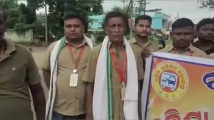 ବୋଲଗଡ: ବୋଲଗଡ଼ ଗୋପବନ୍ଧୁ ଛକରେ ତୃତୀୟ ଦିନରେ ଡ଼୍ରାଇଭର ମହାସଂଘର  ଆନ୍ଦୋଳନ