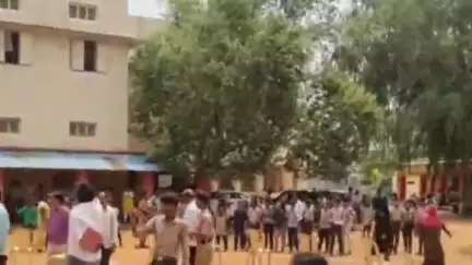 కొవ్వూరు: తల్లిదండ్రులు ఉపాధ్యాయుల ఆత్మీయ సమావేశంలో పాల్గొన్న కోవూరు ఎమ్మెల్యే ప్రశాంతి రెడ్డి