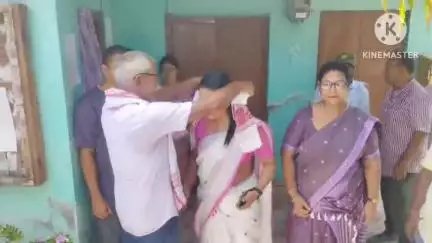 শিৱসাগৰ: চাৰিং গাঁও পঞ্চায়তৰ কাৰ্যালয়ত নৱনিৰ্বাচিত প্ৰতিনিধিৰ শপত গ্ৰহণ অনুষ্ঠান