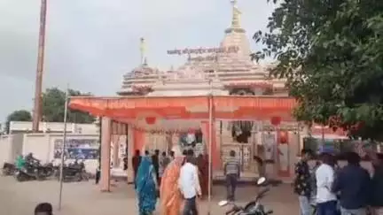 લીંબડી: સૌરાષ્ટ્ર નું પ્રવેશદ્વાર અને છોટા કાશી તરીકે ઓળખાતા લીંબડી ની વિવિધ ધાર્મિક જગ્યામાં ગુરૂ પૂર્ણિમાની ઉજવણી કરવામાં આવી