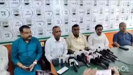 মাটিগাড়া: "শিলিগুড়ি শহরে পরিকল্পিতভাবে অশান্তি সৃষ্টি করার চেষ্টা করছে বিজেপি,"অভিযোগ তুলে মিছিলের ডাক TMC,শিলিগুড়িতে জানালেন গৌতম