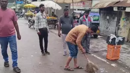 अमरावती: कॉटन मार्केट, चौधरी चौक परिसरात मनपाकडून स्वच्छ भारत अभियानांतर्गत प्लास्टिक जप्ती मोहीम आली राबविण्यात