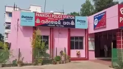 କୋରେଇ: ସିଙ୍ଗଡ଼ା ବ୍ରିଜ ତଳେ ଅଘଟଣ, କାର ଚଢି ଯିବାରୁ ଶ୍ରମିକ ଗୁରୁତର ଓ ଚିକିତ୍ସା ପାଇଁ ସ୍ଥାନୀୟ ସ୍ୱାସ୍ଥ୍ୟକେନ୍ଦ୍ରରେ ଭର୍ତ୍ତି