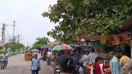 दतिया नगर: पीतांबरा पीठ, अनामय आश्रम, हनुमान गढ़ी समेत मंदिरों-आश्रमों में मनाया जा रहा गुरु पूर्णिमा का पर्व