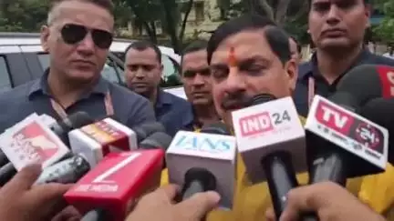 बैरसिया: गुरु पूर्णिमा पर विश्व संवाद केंद्र भोपाल में पहुंचे मुख्यमंत्री मोहन यादव