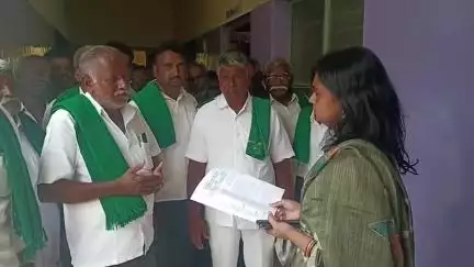 ಪಾವಗಡ: ಪಟ್ಟಣದಲ್ಲಿ ಸಬ್ ರಿಜಿಸ್ಟ್ರಾರ್ ವಿರುದ್ಧ ಜಿಲ್ಲಾಧಿಕಾರಿಗಳಿಗೆ ರೈತ ಸಂಘದಿಂದ ದೂರು, ಸಿಎಂ ಮುಂದೆ ಘೋಷಣೆ ಕೂಗುವ ಎಚ್ಚರಿಕೆ