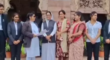 जोधपुर: स्मार्ट मीटर लगाने को लेकर विरोध, महिलाओं ने कलेक्ट्रेट कार्यालय पहुंचकर जिला कलेक्टर को दिया ज्ञापन