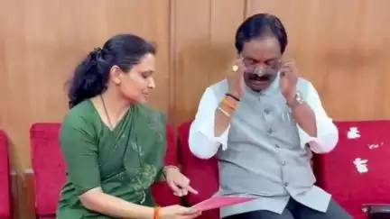 बुलढाणा: शेतकरी बांधवांना तातडीने न्याय द्यावा, ॲड.जयश्री शेळके यांनी विरोधी पक्ष नेते अंबादास दानवे यांची घेतली भेट