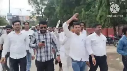 सवाई माधोपुर: सवाई माधोपुर कलेक्ट्रेट पर रणथंभौर सर्किल में हुई फायरिंग को लेकर कांग्रेसियों ने किया विरोध प्रदर्शन