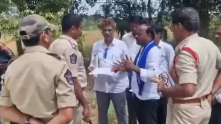 కొత్తచెరువలో సీఎం పర్యటనలో సాకే హరి అరెస్ట్