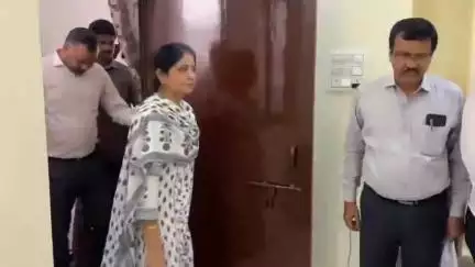 సంగారెడ్డి: కొల్లూరు డబల్ బెడ్ రూమ్ ఇండ్లలో అన్ని వసతులు ప్రభుత్వం కల్పిస్తుంది: జిల్లా కలెక్టర్ వల్లూరు  క్రాంతి