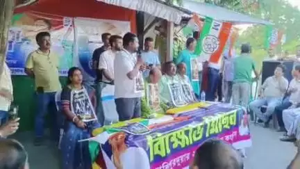 আলিপুরদুয়ার ২: শামুকতলা রোডে তৃণমূলের পথসভায় এনআরসি নিয়ে গর্জে উঠলেন রাজ্যসভার সাংসদ