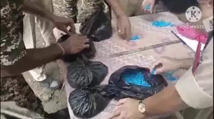 গোলাঘাট: মেৰাপানীত চিআৰপিএফ আৰু আৰক্ষীৰ অভিযানত এটা ড্ৰাগছ ব্যৱসায়ীসহ ৩,৫৬৭টা নিষিদ্ধ চিমপেক্স প্লাছ কেপচুল জব্দ