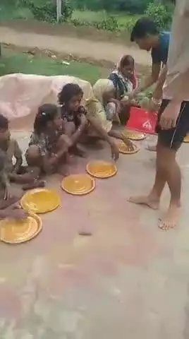 गुरु पूर्णिमा के शुभ अवसर पर (बाबा झारखंडी स्थान नंदना)  घोसी में गुरु महाराज के नाम का भंडारा किया गया।
