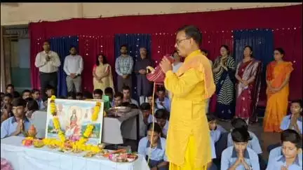 ગાંધીધામ: આદર્શ મહા વિદ્યાલયમાં ગુરુ પૂર્ણિમા પર્વની ઉજવણી